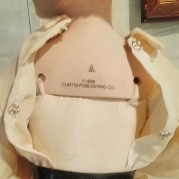 BRADFORD EXCHANGE DOLLS 3 W/ACCESSORIES - Picture 6 of 16